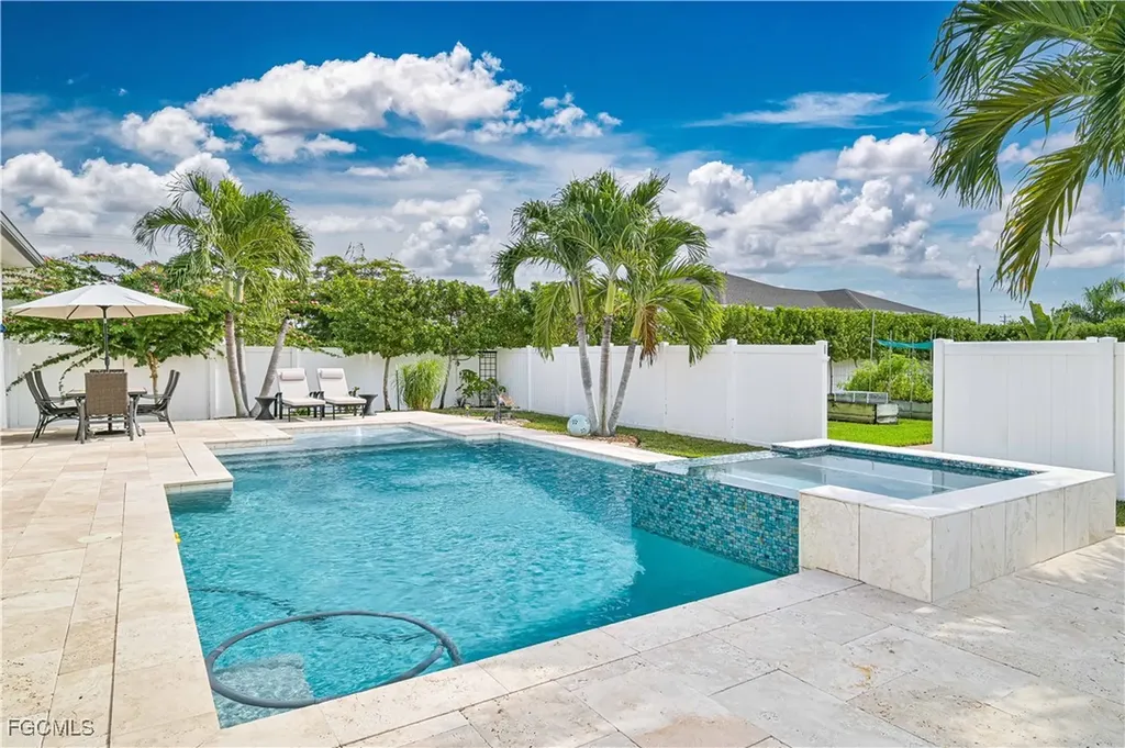 1608 Beach Parkway W Cape Coral FL 33914