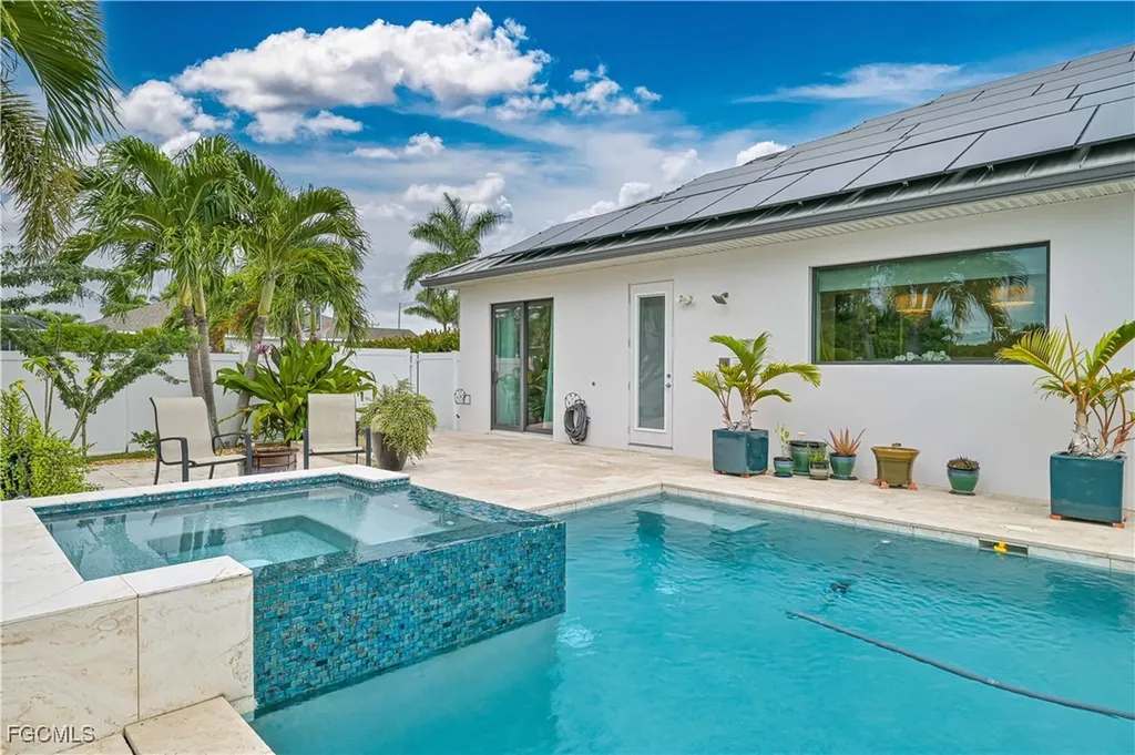 1608 Beach Parkway W Cape Coral FL 33914