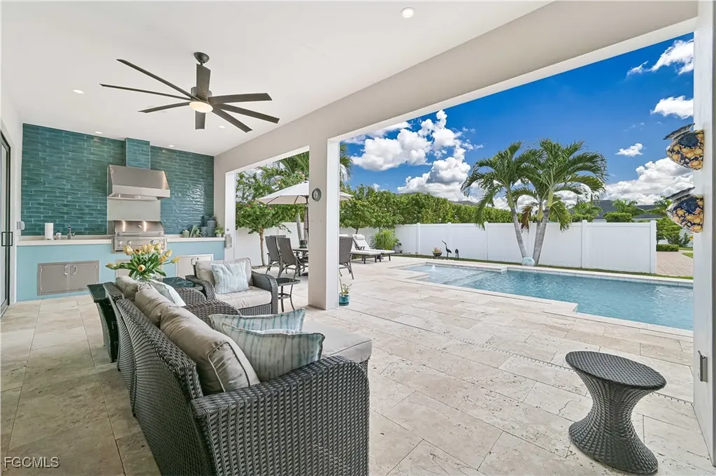 1608 Beach Parkway W Cape Coral FL 33914