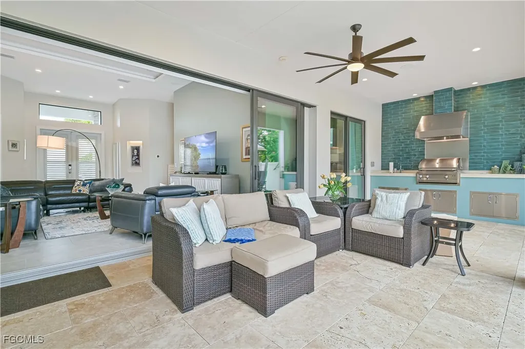 1608 Beach Parkway W Cape Coral FL 33914