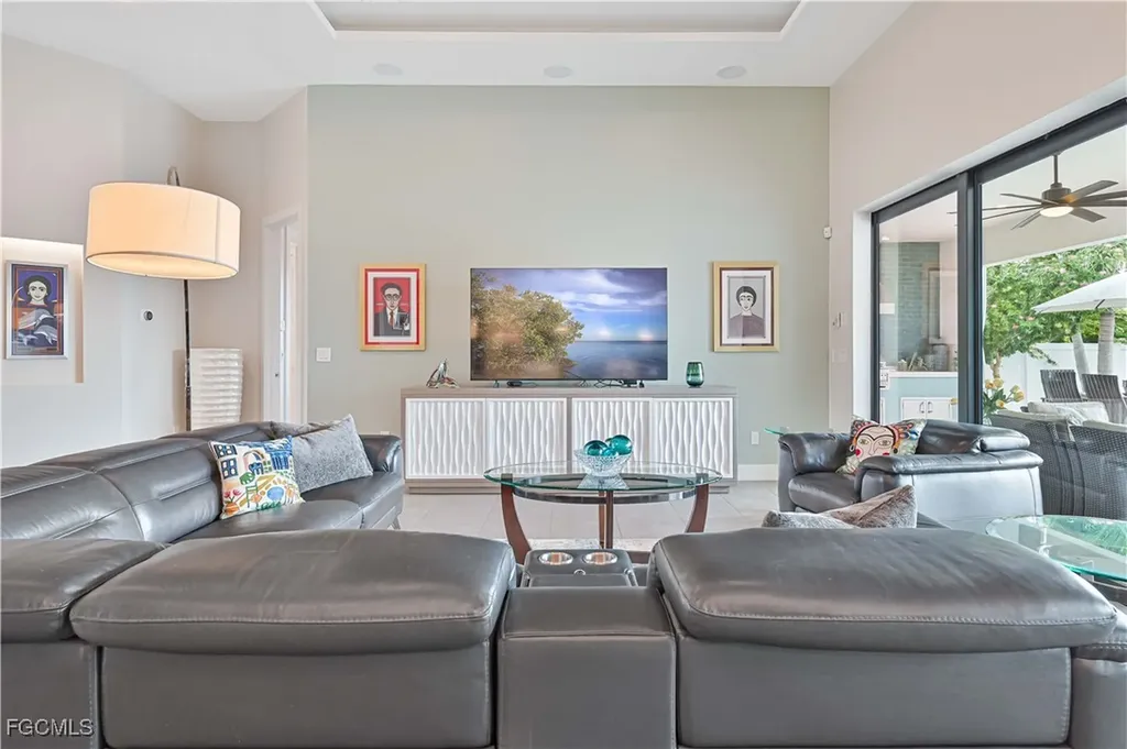 1608 Beach Parkway W Cape Coral FL 33914