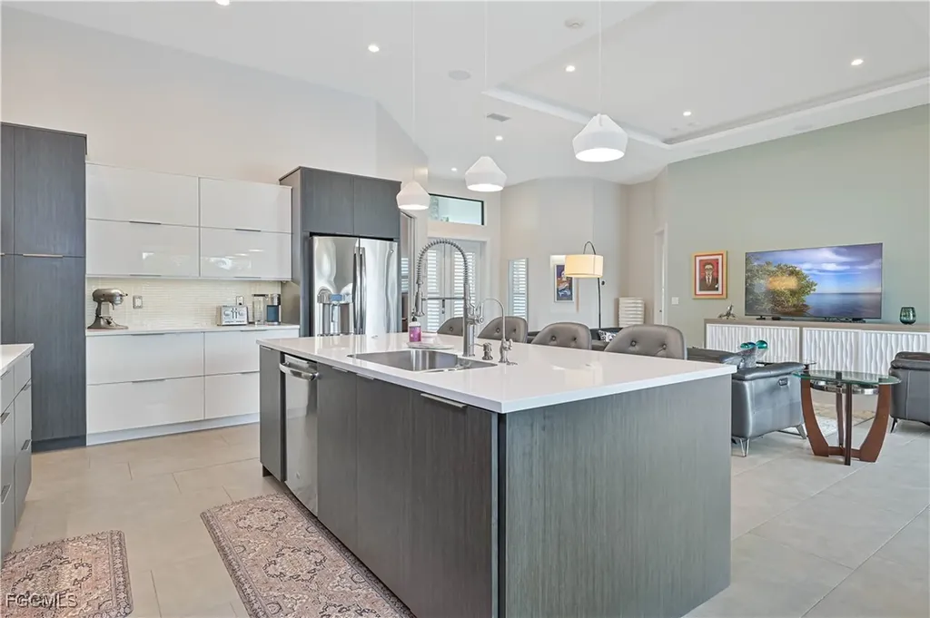 1608 Beach Parkway W Cape Coral FL 33914