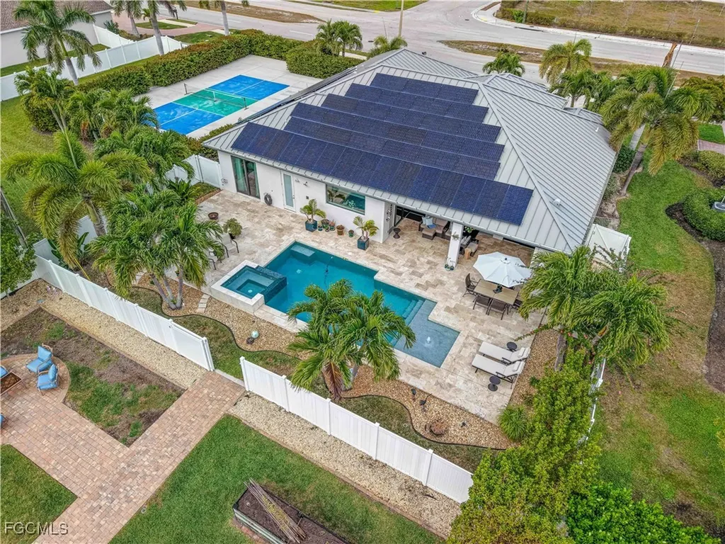 1608 Beach Parkway W Cape Coral FL 33914