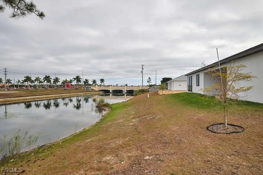 1513 NE 23rd Street Cape Coral FL 33909