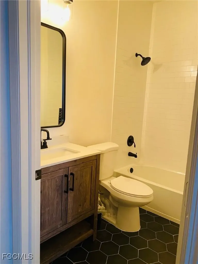 7322 Bristol Circle Naples FL 34120