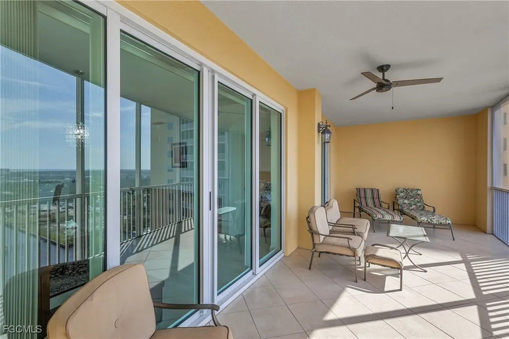 2745 1st Street Fort Myers FL 33916