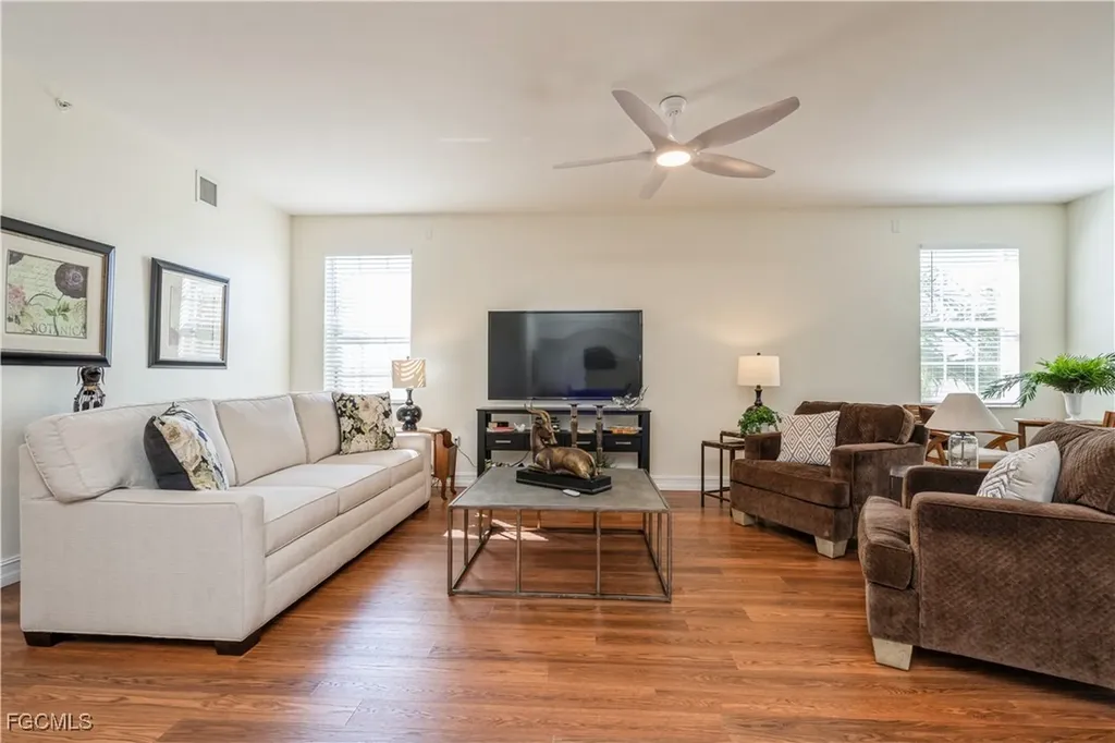 1141 Van Loon Commons Circle Cape Coral FL 33909