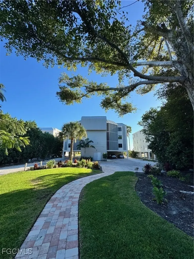 3001 W Gulf Drive Sanibel FL 33957