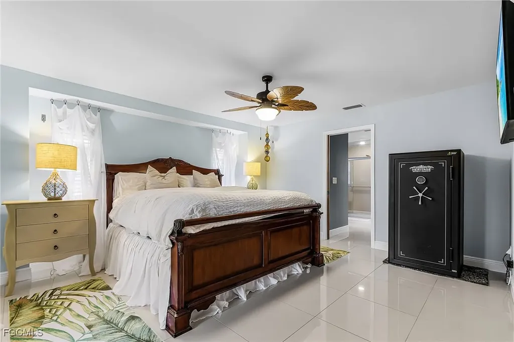 1102 SE 21st Avenue Cape Coral FL 33990