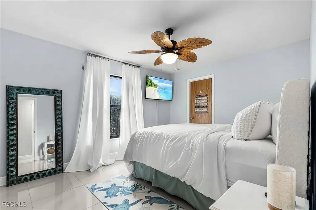 1102 SE 21st Avenue Cape Coral FL 33990