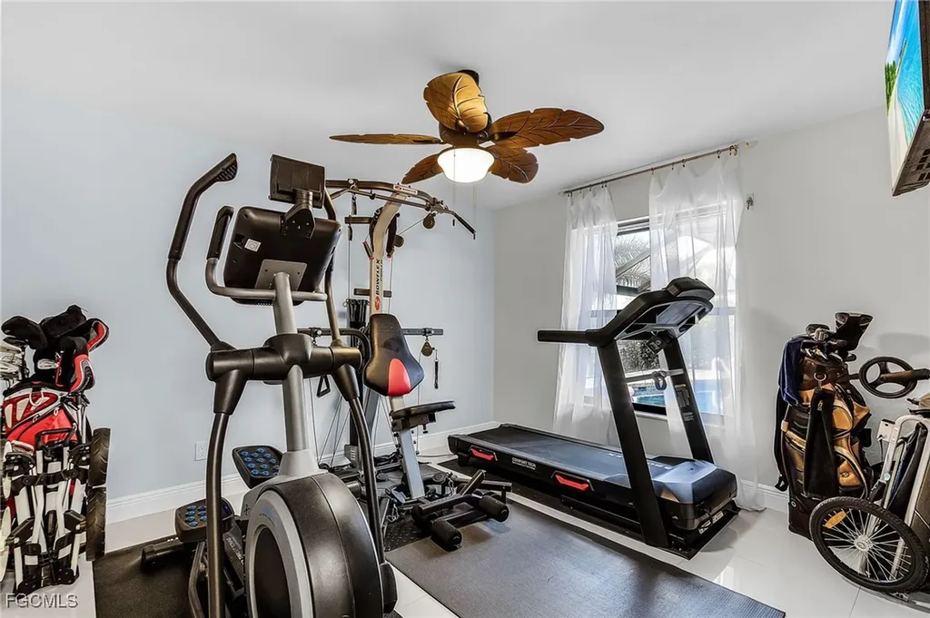 1102 SE 21st Avenue Cape Coral FL 33990