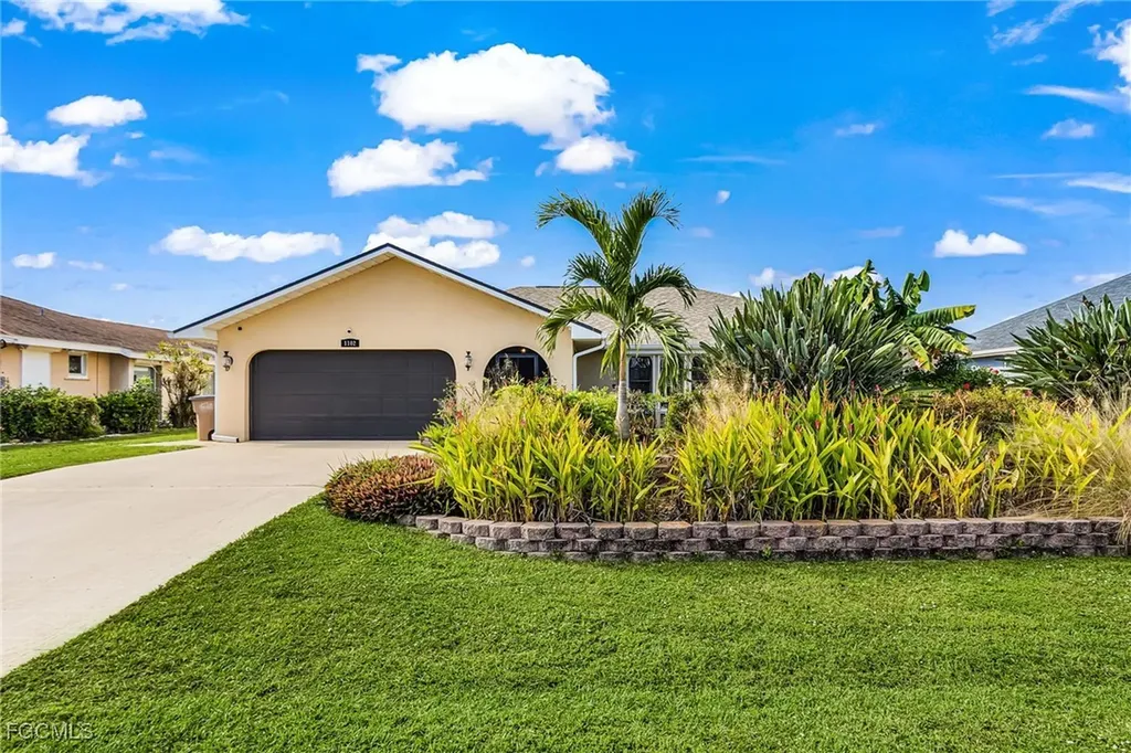 1102 SE 21st Avenue Cape Coral FL 33990