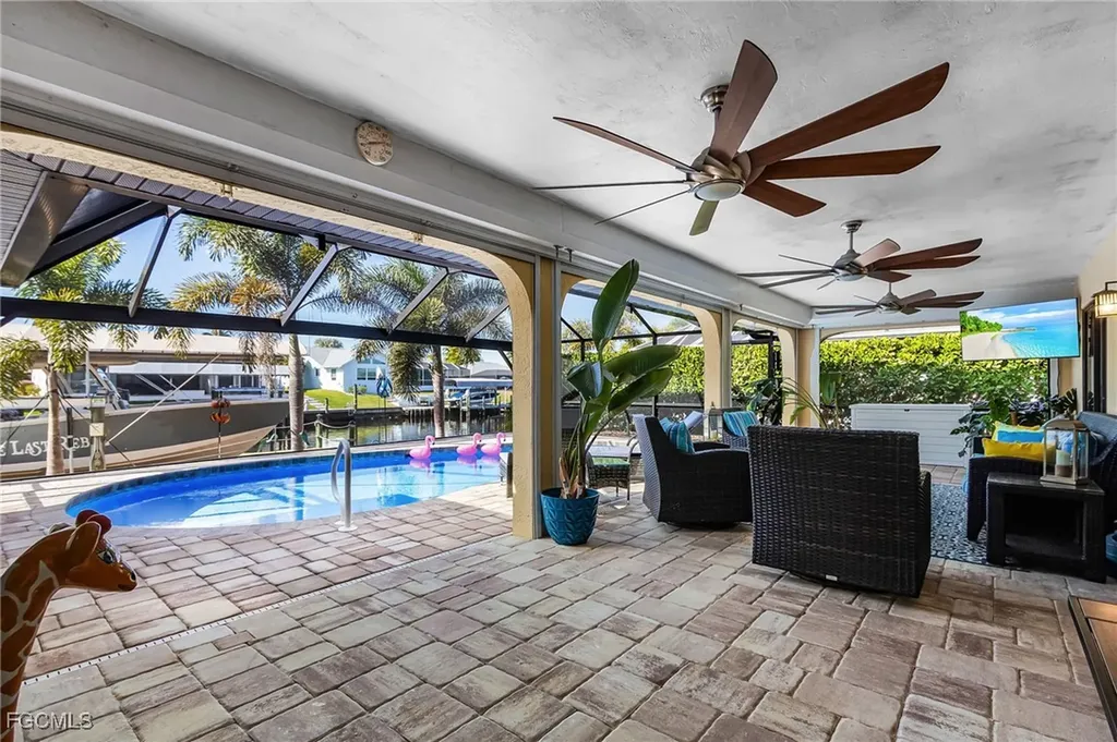 1102 SE 21st Avenue Cape Coral FL 33990