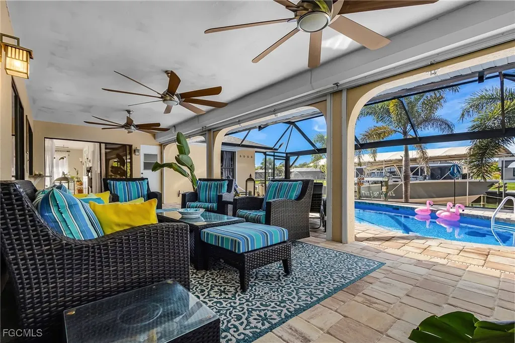 1102 SE 21st Avenue Cape Coral FL 33990