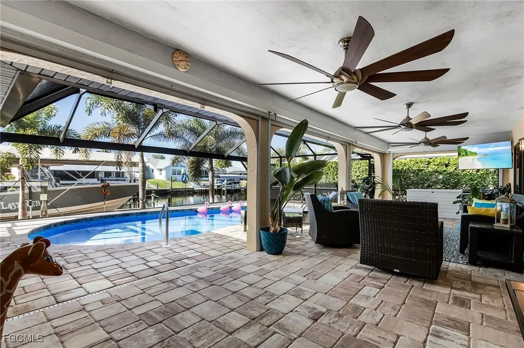 1102 SE 21st Avenue Cape Coral FL 33990