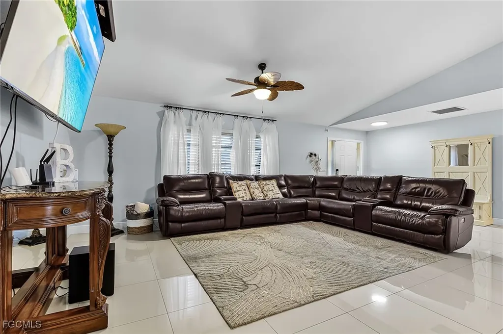 1102 SE 21st Avenue Cape Coral FL 33990