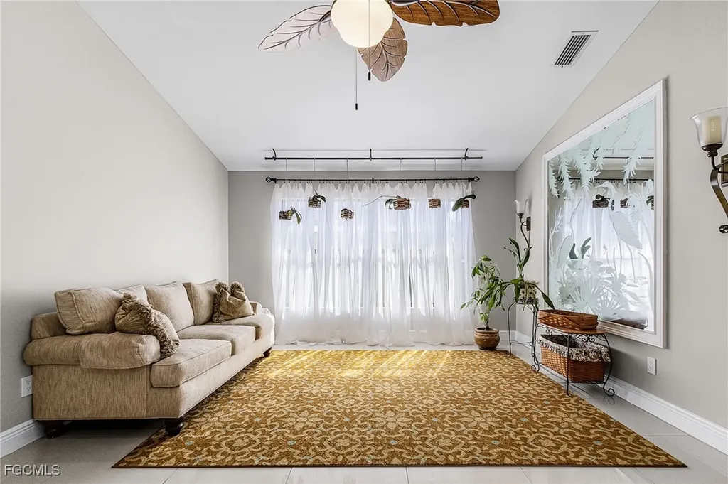 1102 SE 21st Avenue Cape Coral FL 33990