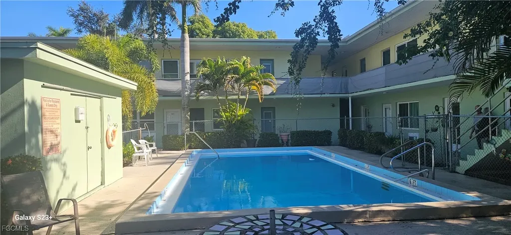 2544 1st Street Fort Myers FL 33901