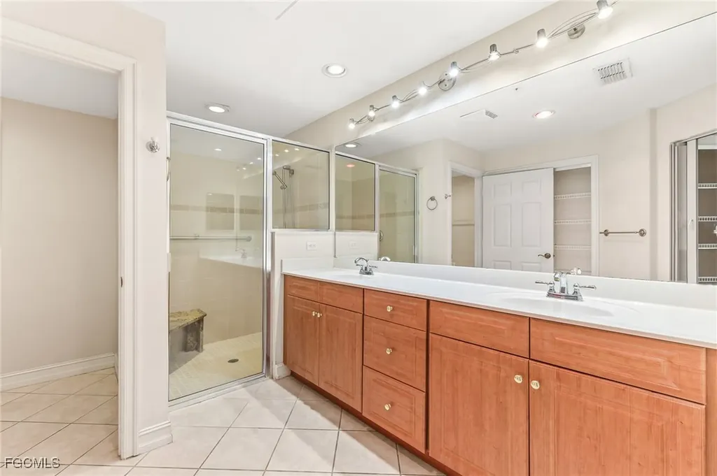 11073 Harbour Yacht Court Fort Myers FL 33908