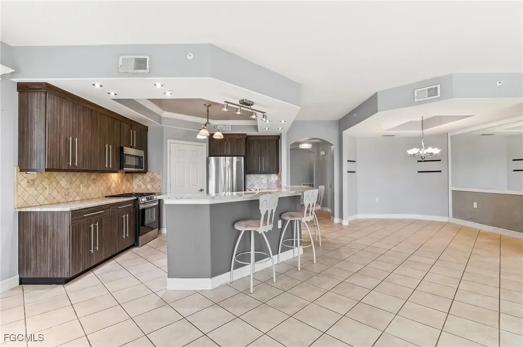 11073 Harbour Yacht Court Fort Myers FL 33908