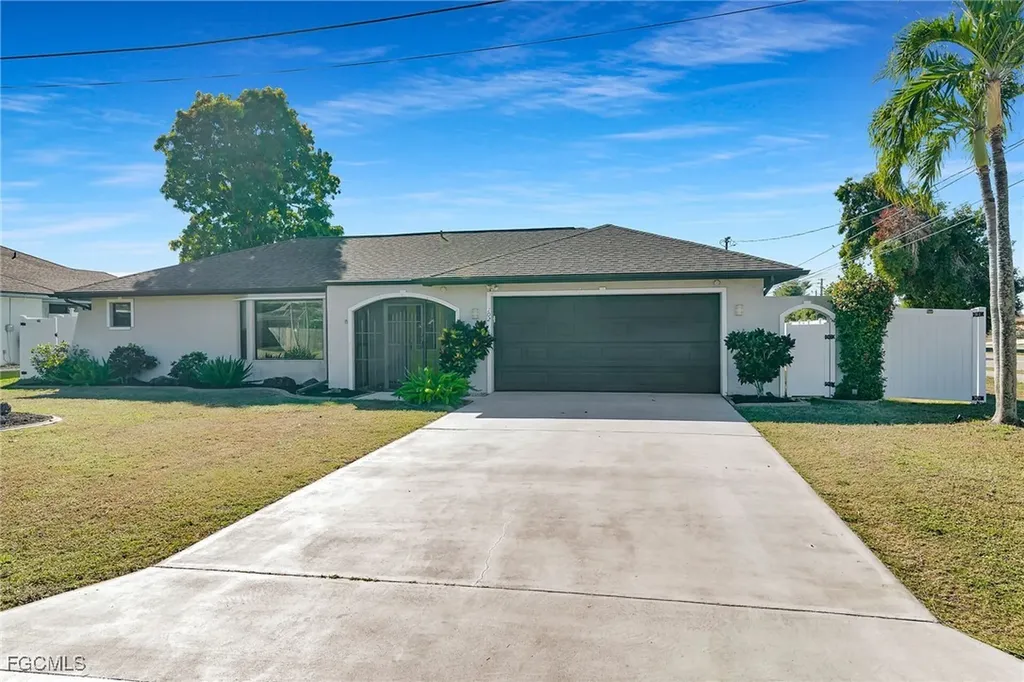 102 SE 42nd Street Cape Coral FL 33904