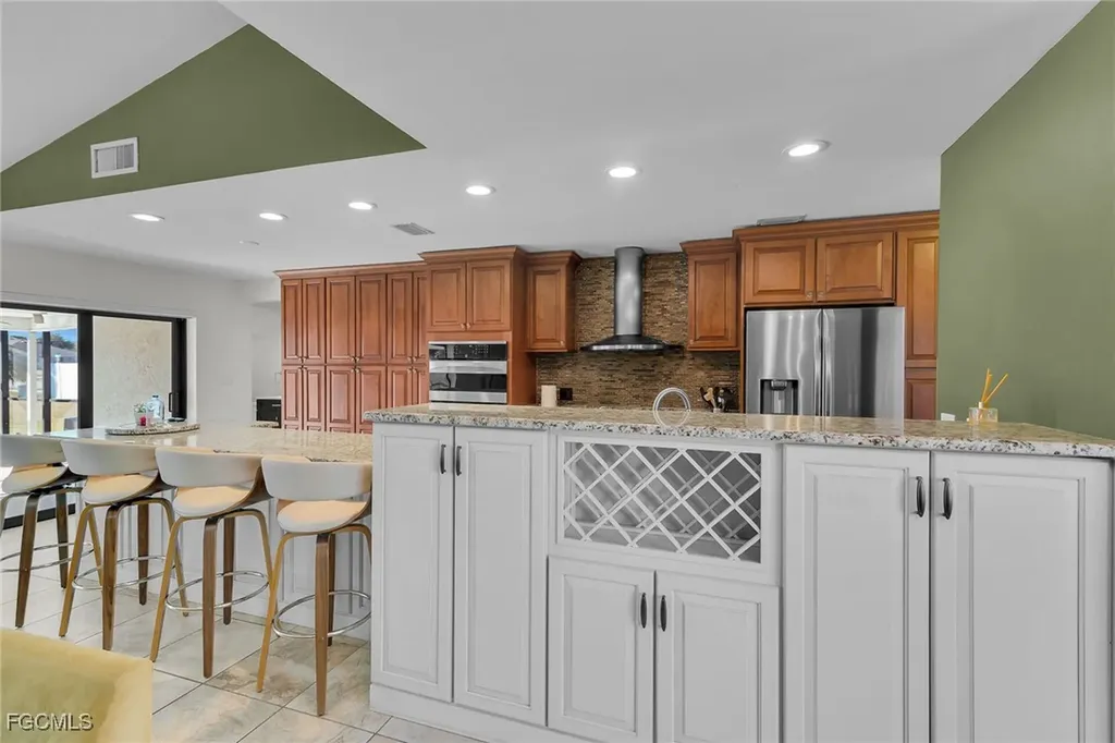 102 SE 42nd Street Cape Coral FL 33904