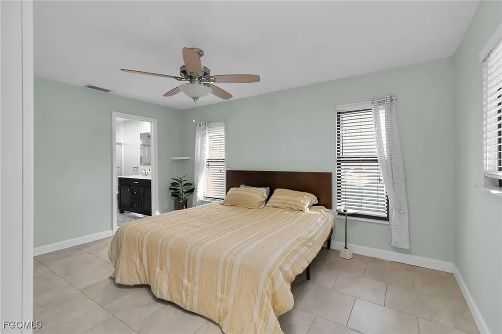 102 SE 42nd Street Cape Coral FL 33904