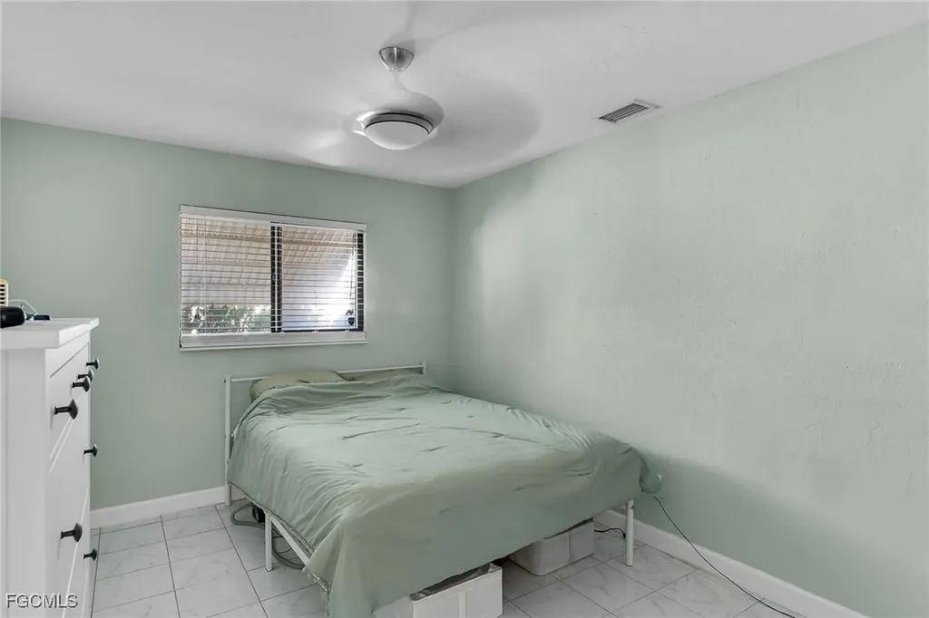 102 SE 42nd Street Cape Coral FL 33904