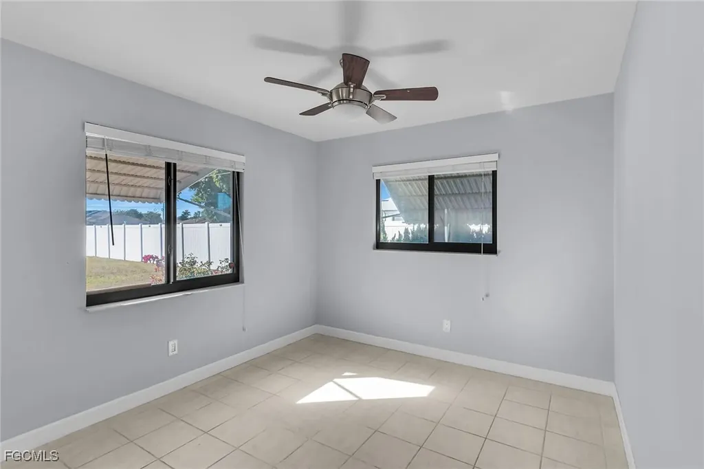 102 SE 42nd Street Cape Coral FL 33904