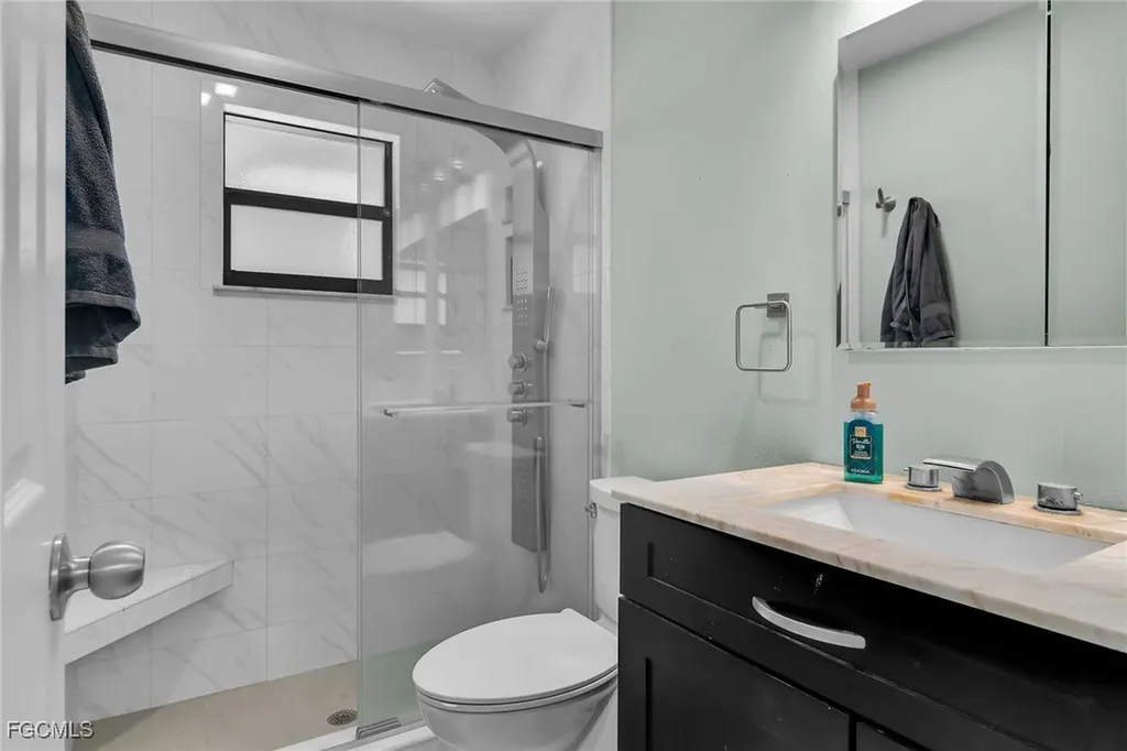 102 SE 42nd Street Cape Coral FL 33904