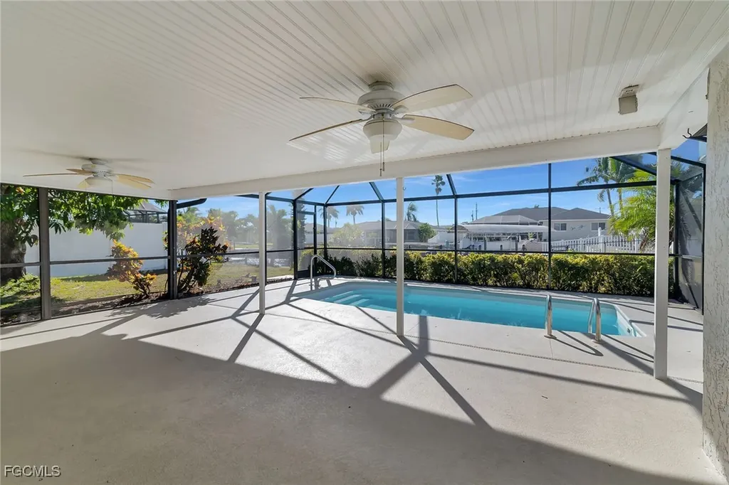 102 SE 42nd Street Cape Coral FL 33904