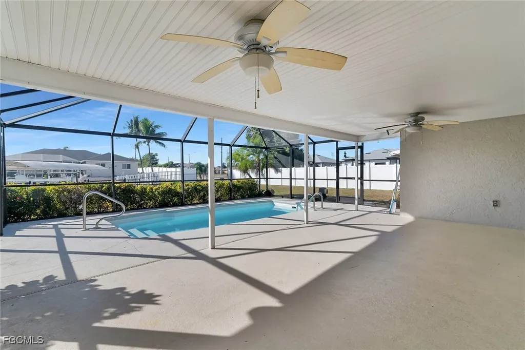 102 SE 42nd Street Cape Coral FL 33904