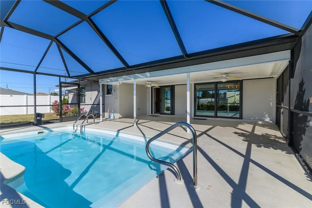 102 SE 42nd Street Cape Coral FL 33904