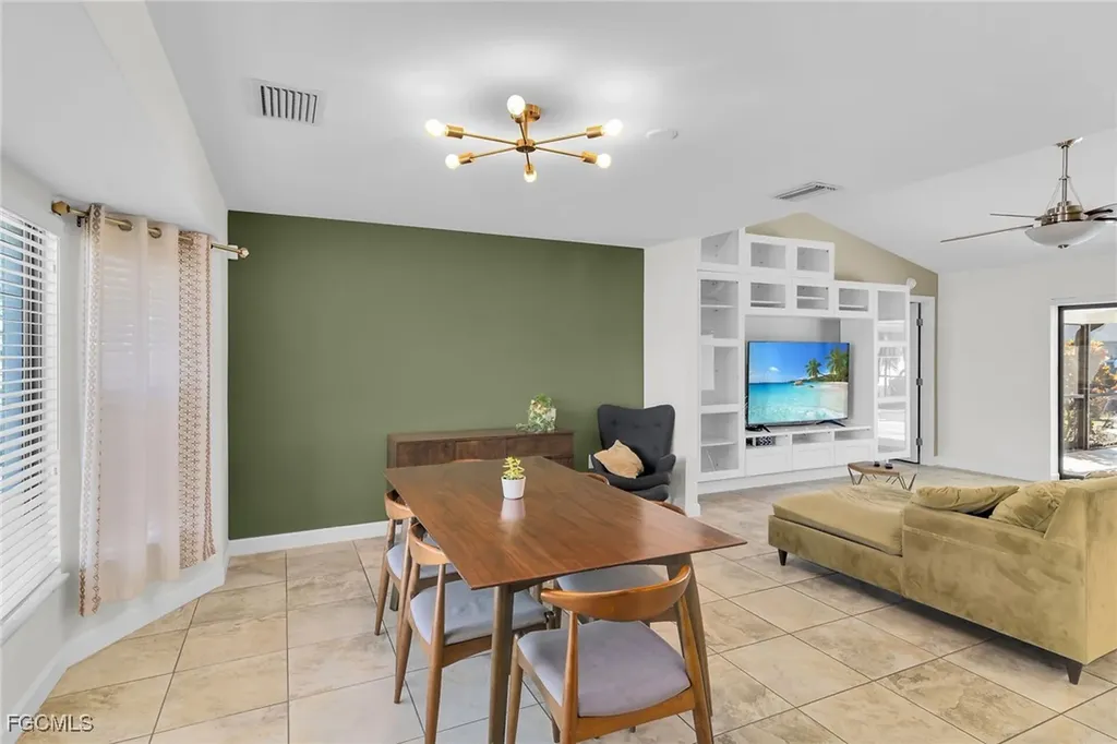 102 SE 42nd Street Cape Coral FL 33904
