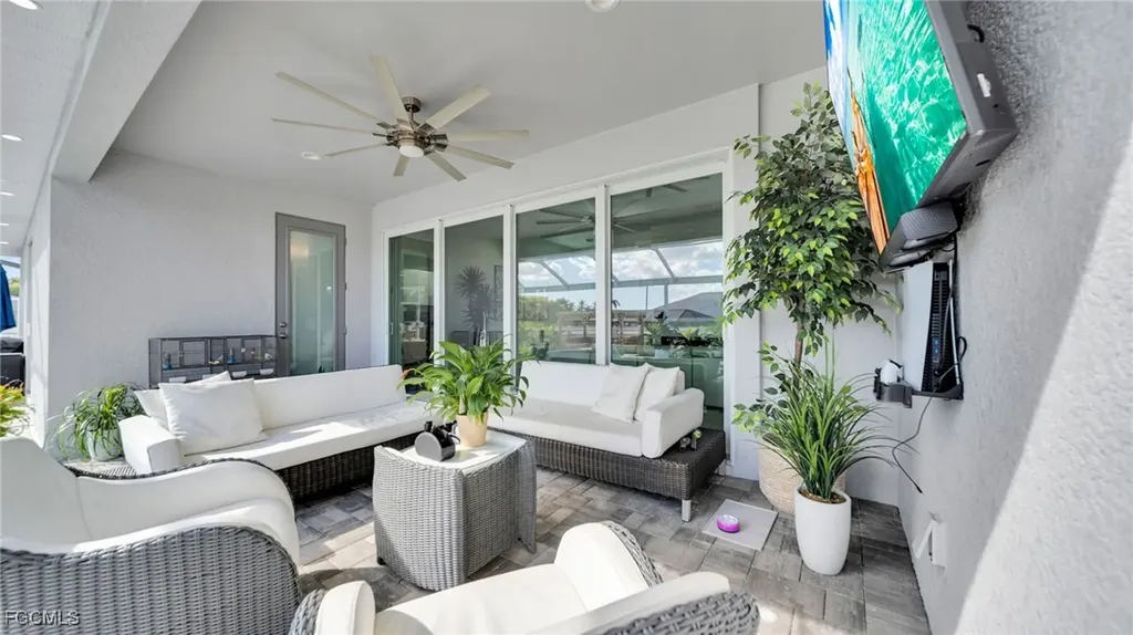 2214 SE 27th Terrace Cape Coral FL 33904