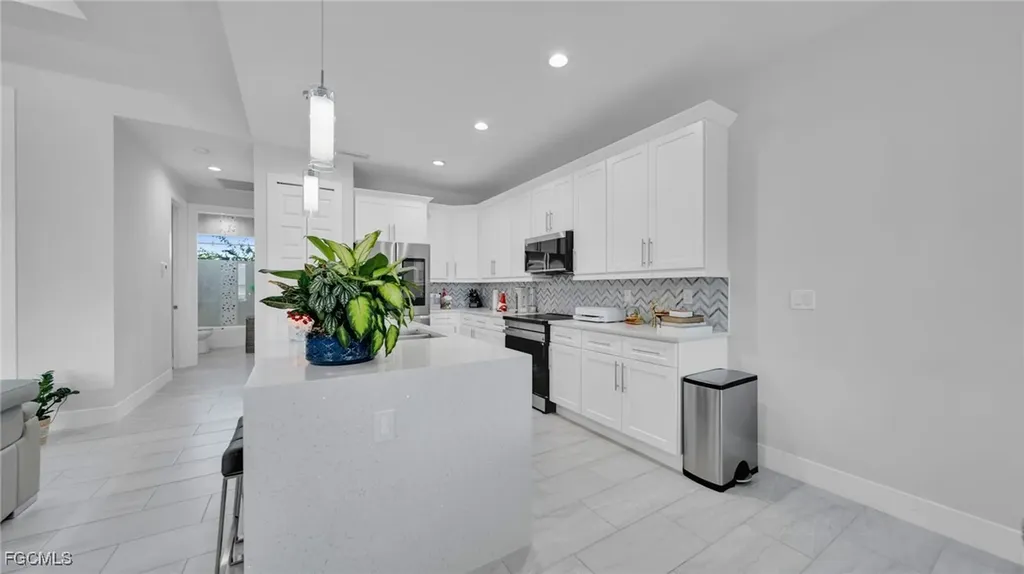 2214 SE 27th Terrace Cape Coral FL 33904