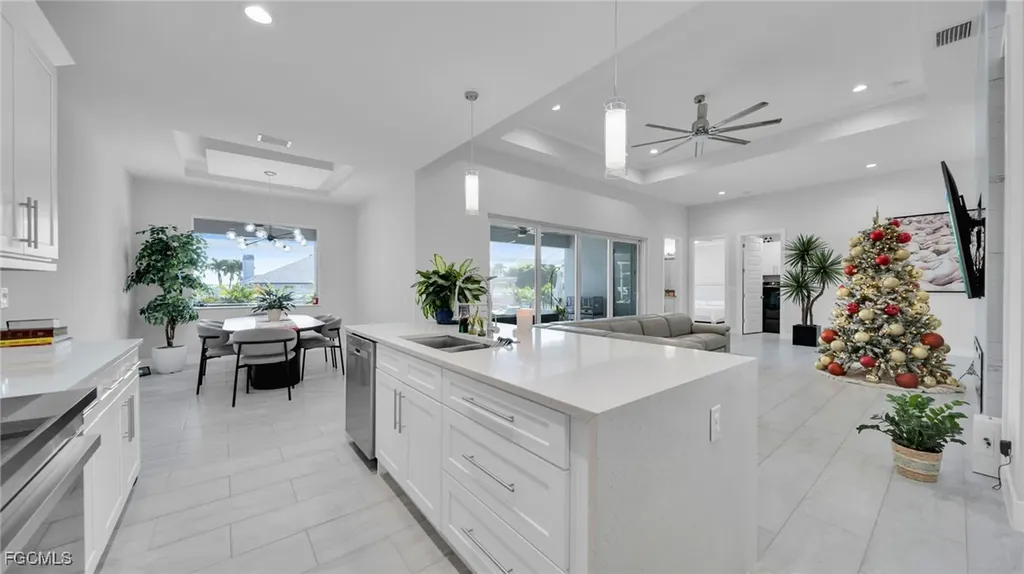 2214 SE 27th Terrace Cape Coral FL 33904