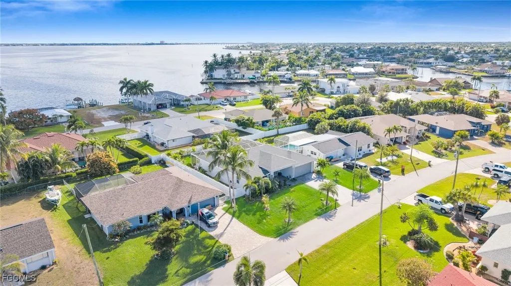 2214 SE 27th Terrace Cape Coral FL 33904