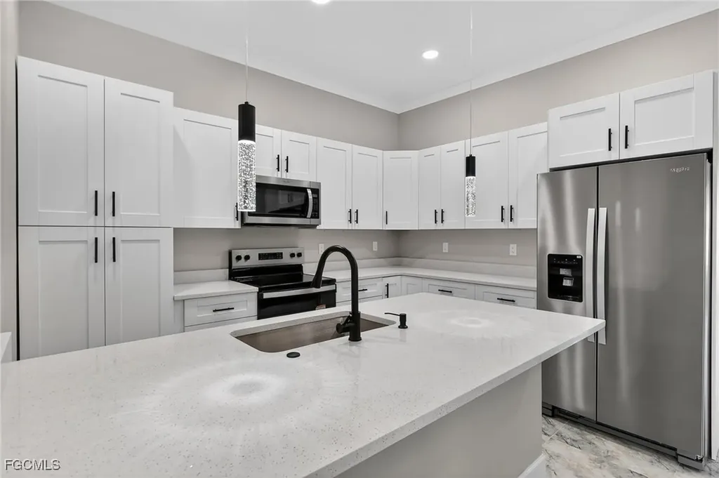 3701 Madison Avenue Fort Myers FL 33916