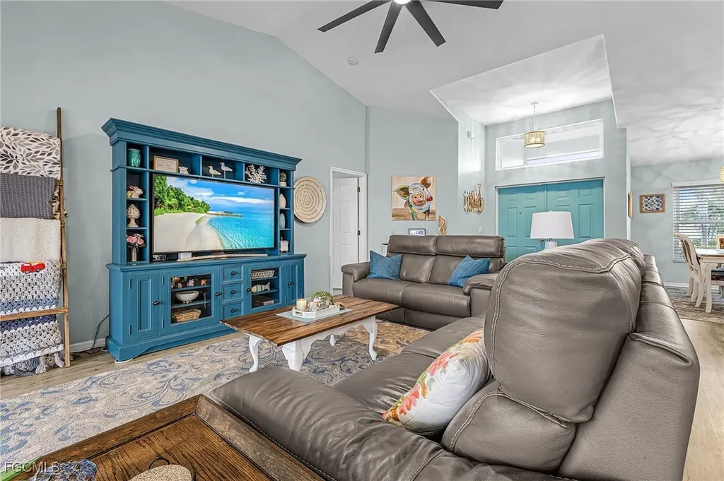 2017 SW 30th Street Cape Coral FL 33914