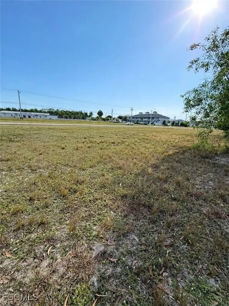 806 Skyline Boulevard Cape Coral FL 33991