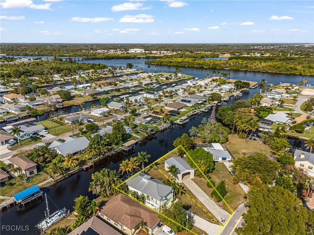2123 Davis Boulevard Fort Myers FL 33905