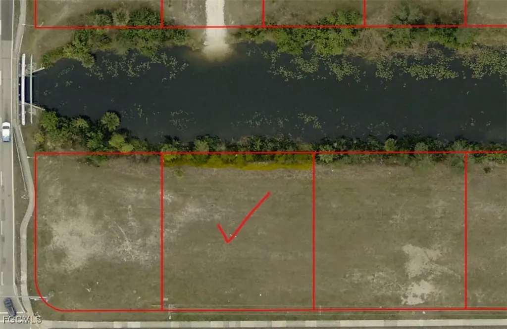 723 Gleason Parkway Cape Coral FL 33914