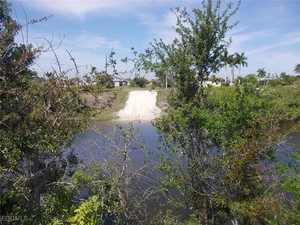 723 Gleason Parkway Cape Coral FL 33914