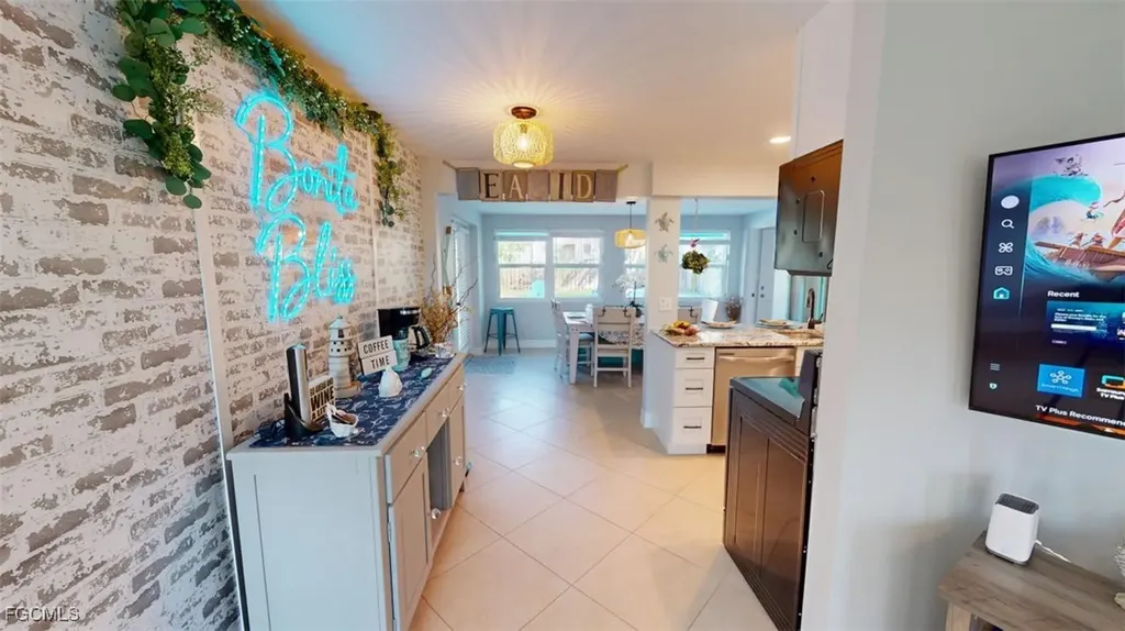 560 E Valley Drive Bonita Springs FL 34134