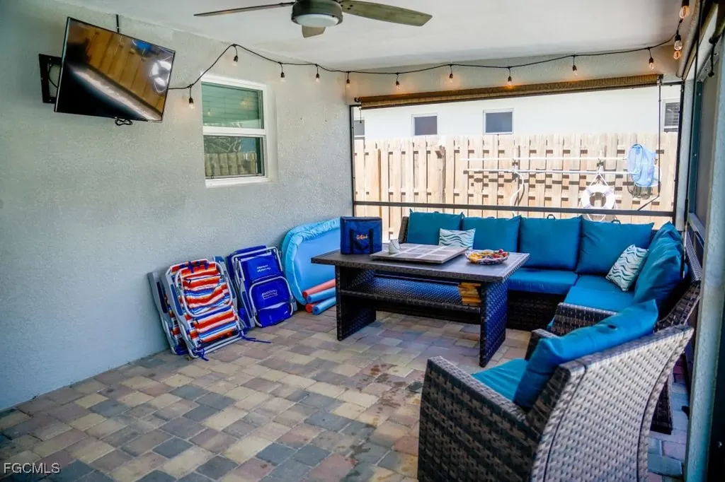 560 E Valley Drive Bonita Springs FL 34134