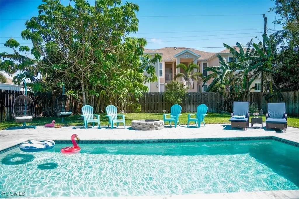 560 E Valley Drive Bonita Springs FL 34134