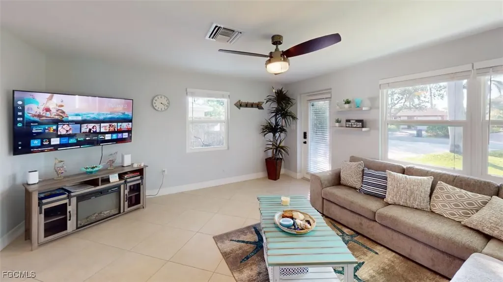 560 E Valley Drive Bonita Springs FL 34134