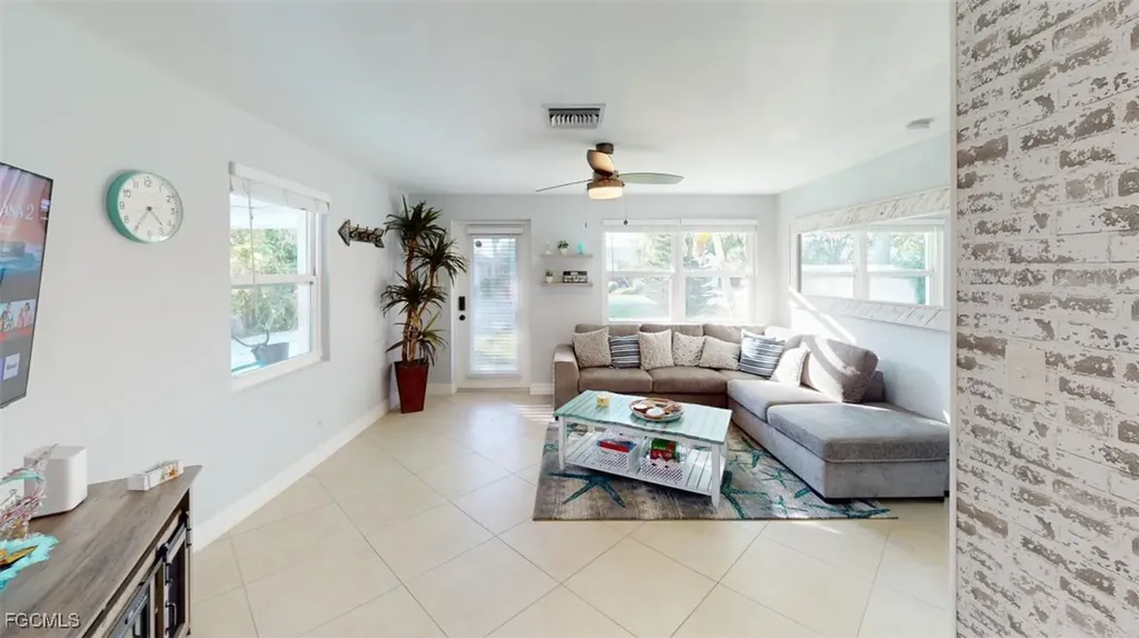 560 E Valley Drive Bonita Springs FL 34134