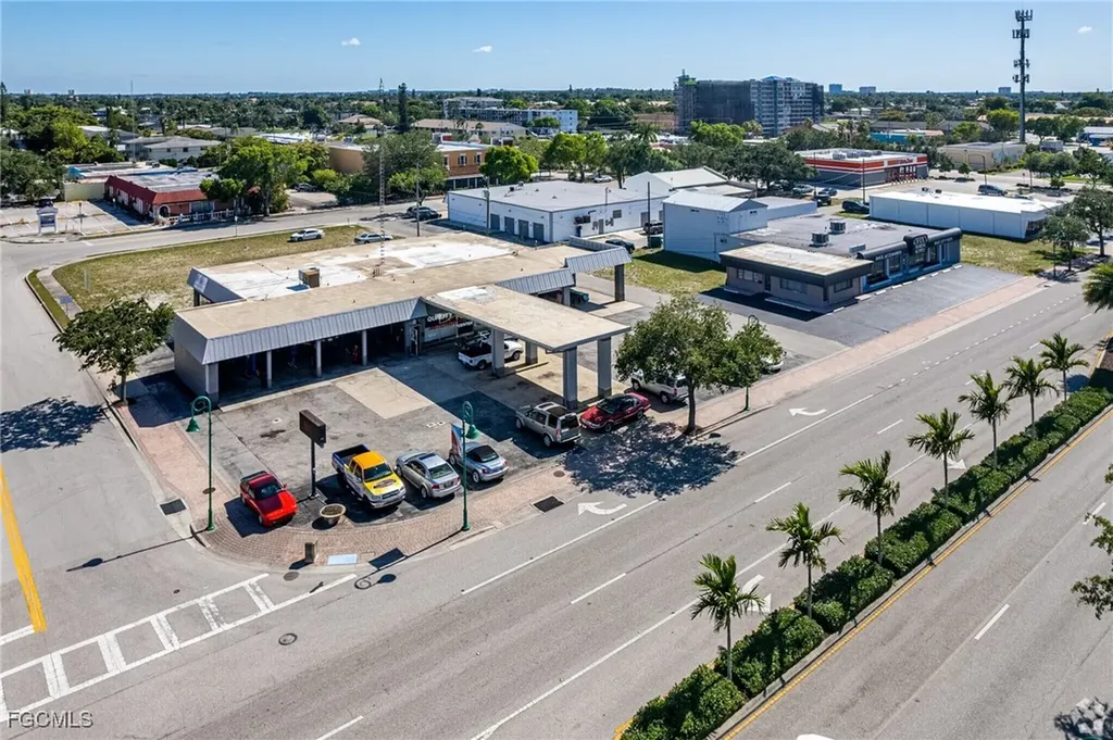 876 Cape Coral Parkway E Cape Coral FL 33904